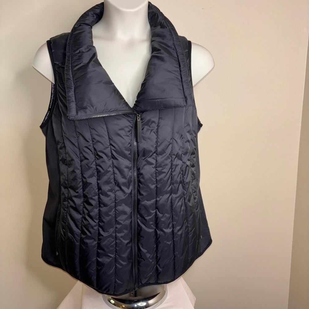 Women's Black Puffer Vest